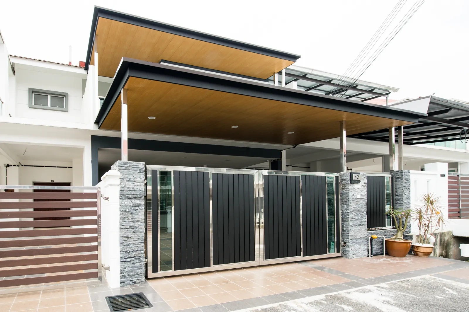 Flora Height Terrace - Turnkey Renovation - View 27