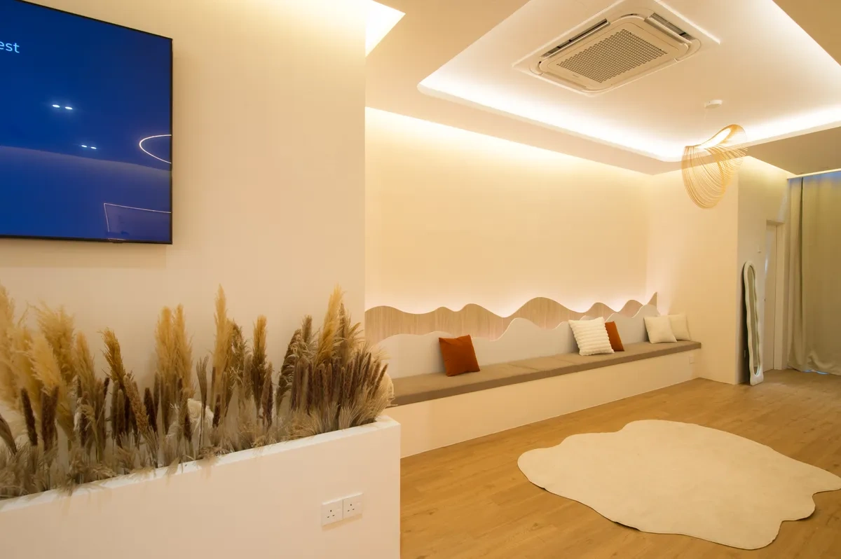Prestige Pro Beauty Salon - High-end Interior Design - View 4