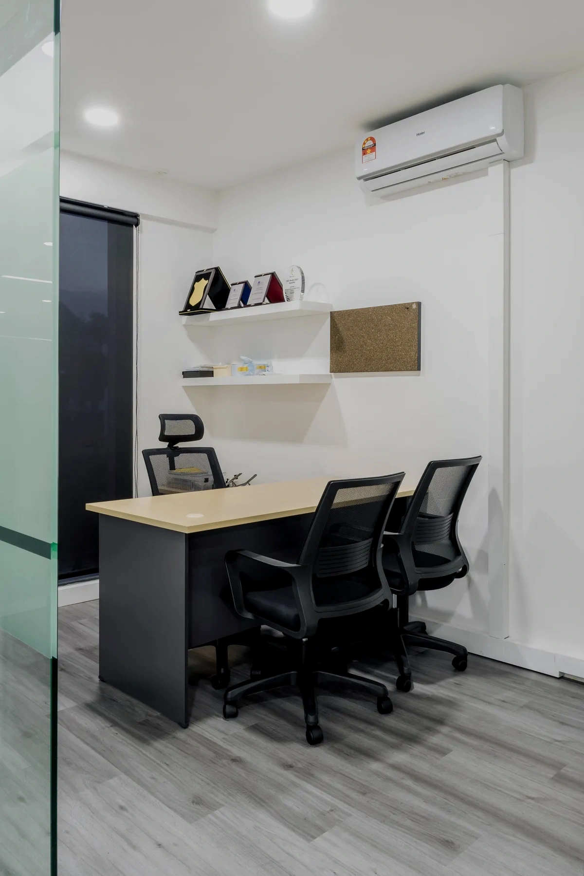 Tenfy Group Commercial Office - Premium Materiality - View 14